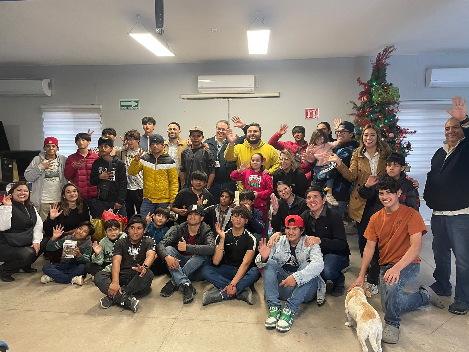 Voluntariado de Fundación Sempra Infraestructura celebra el Día de Reyes en la Casa Hogar Guadalupe Libre